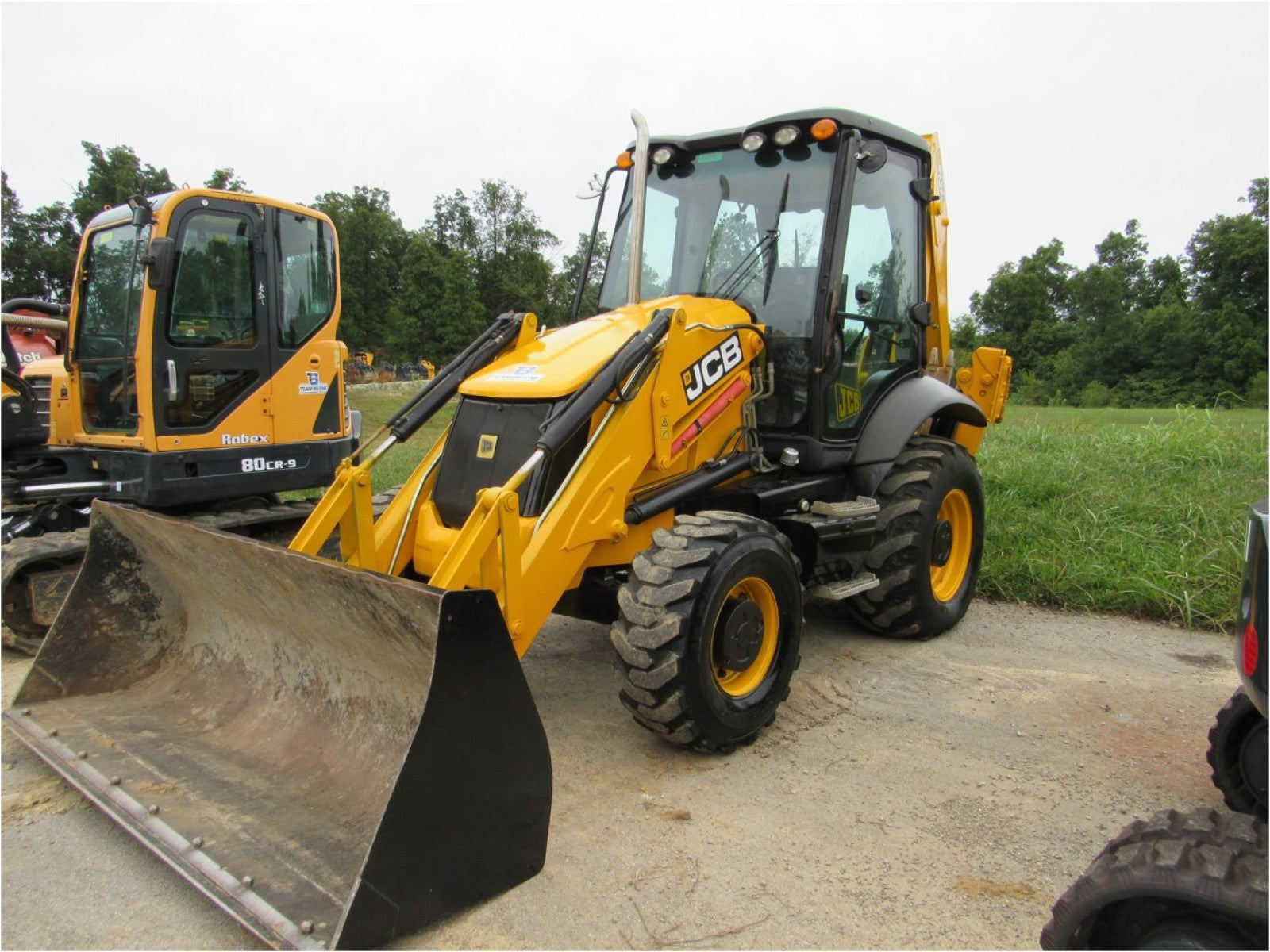 2011 CB 3CX14-4-T Backhoe
