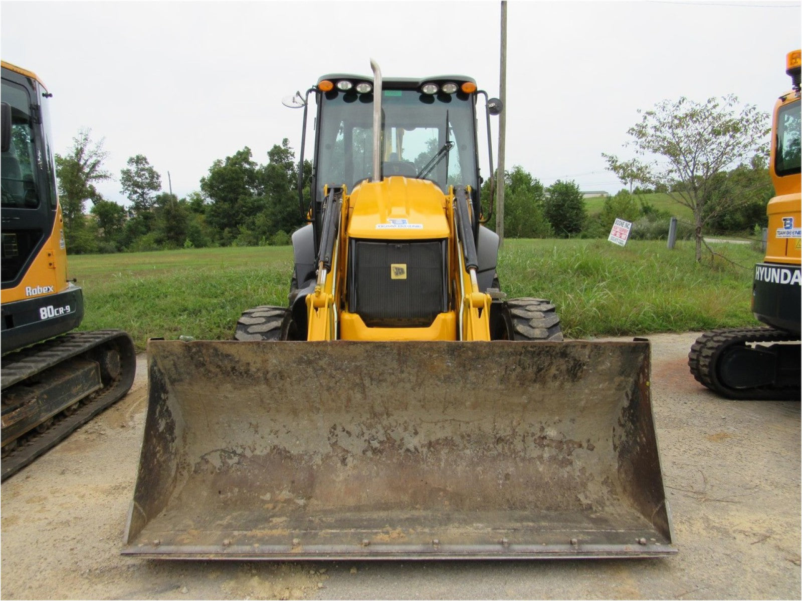 2011 CB 3CX14-4-T Backhoe