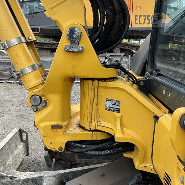 2017 Komatsu PC55MR-3
